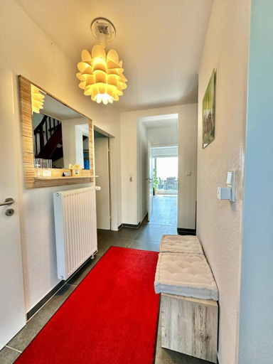 Others 3, Großes City-Ferienhaus mit Terrasse, Grill und Parkplatz F19, Oldenburg