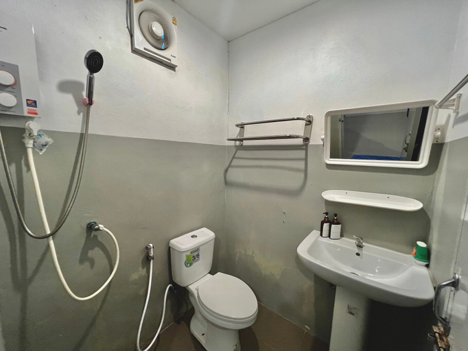 Bathroom 3, Phupa Beach Resort, Klaeng