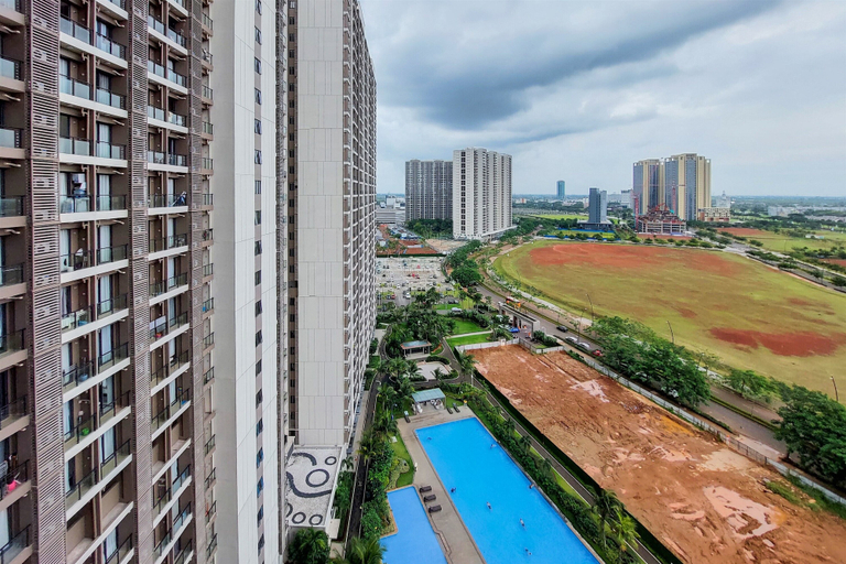 Exterior & Views 2, Nice Studio Apartment At Sky House Bsd, South Tangerang