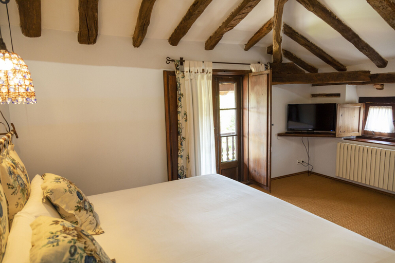 Bedroom 2, Hotel Casona de Hermosa, Cantabria