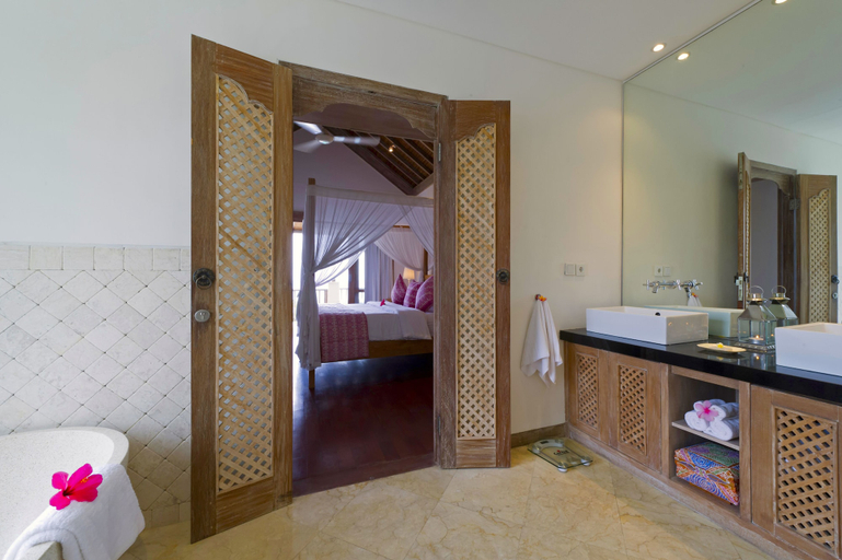 Bathroom 3, Siri Mendira Beach Villas, Karangasem