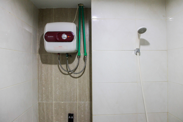 Bathroom 5, Fabulous Studio Grand Dhika City Apartment, Bekasi