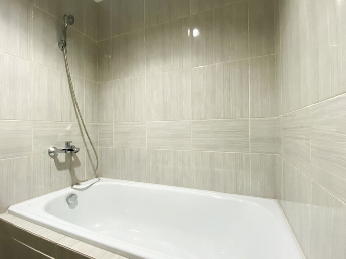 Bathroom 3, Cozy Stay 1Br At Vasanta Innopark Apartment, Cikarang