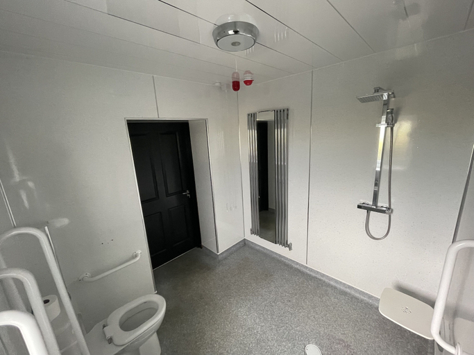 Bathroom 5, Eat and Sleep Lindisfarne, Northumberland