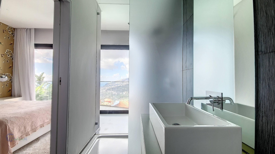 Bathroom 3, Villa Bonsai, Calheta
