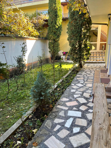 Others 4, Casa Floraly, Brasov