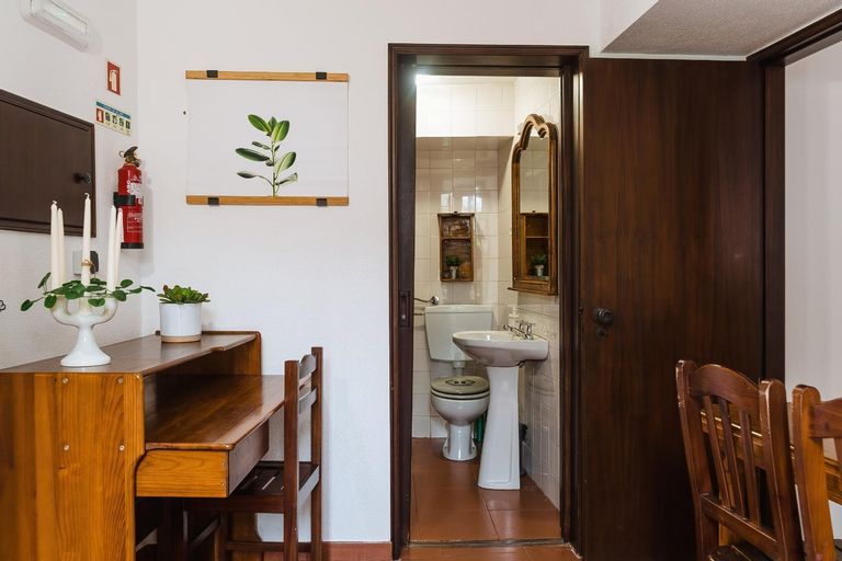 Bathroom 12