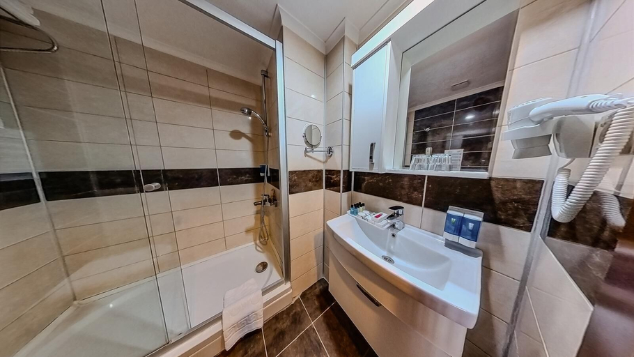 Bathroom 5, Adella Side Hotel, Manavgat