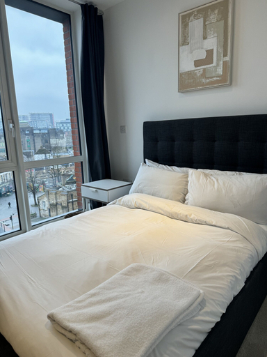 Bedroom 2, Phoenix 2 Bedroom Apartment in london, London