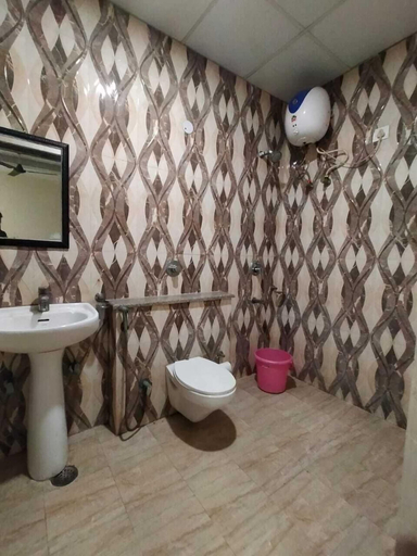Bathroom 5, Redisston Hotel By GRB, Gautam Buddha Nagar