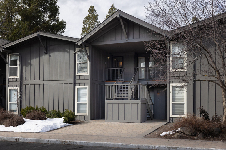 Exterior & Views 2, The Snuggly Otter, Deschutes