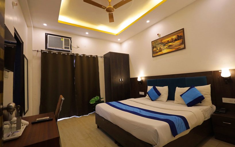 Bedroom 2, Hotel Admire Stay, Gautam Buddha Nagar
