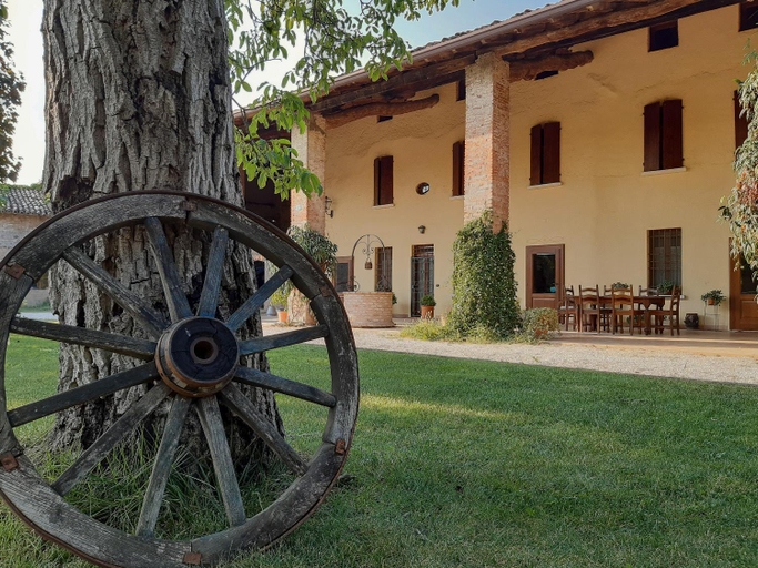 Others 2, B&B Santa Cristina, Brescia
