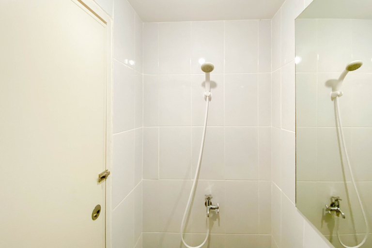 Bathroom 3, Homey And New Studio At Tokyo Riverside Pik 2 Apartment, Tangerang