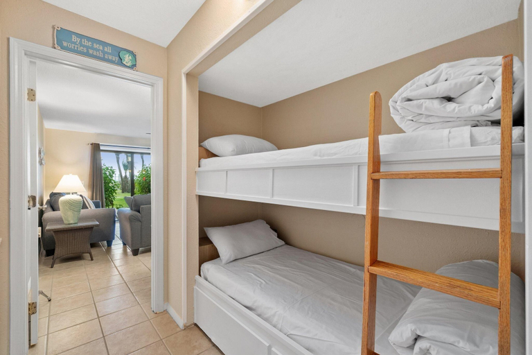 Bedroom 3, The Summit 108, Bay