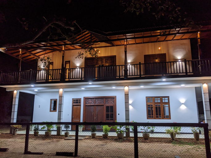 Others 4, Mount Top Chalet, Tangalle