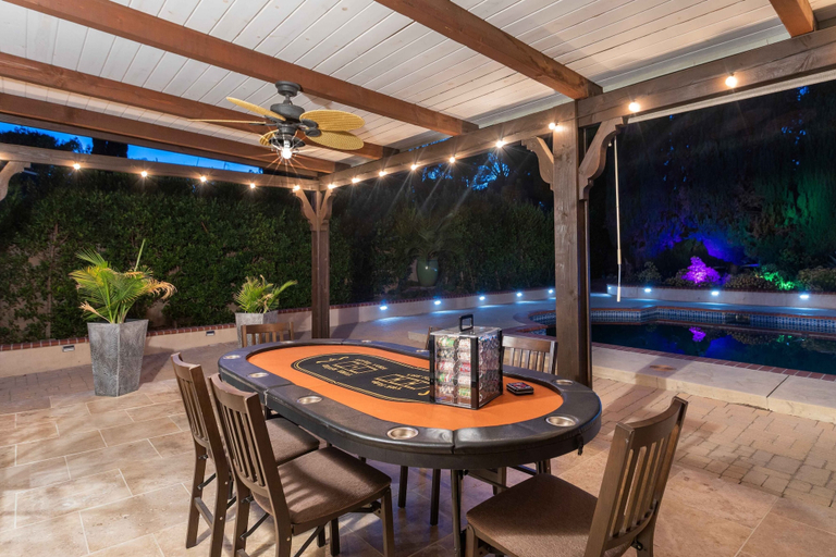 Food & Drinks 5, Colven by Avantstay Pool + Spa Near Golf Course, Los Angeles