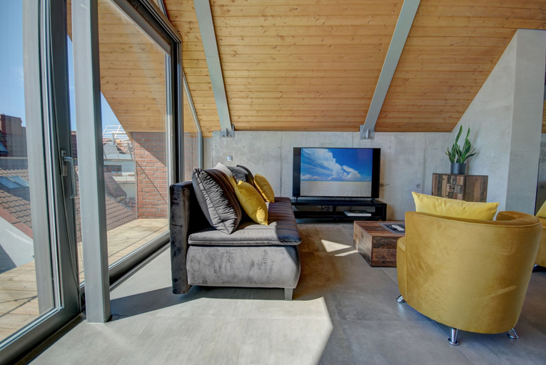 Others 4, HelApart - Loft, Puck