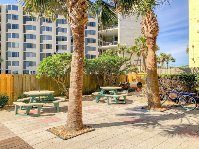 Exterior & Views 2, Moondrifter 608, Bay