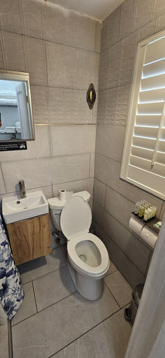 Bathroom 2, Sirena Azul SoBe Suite 2, Miami-Dade