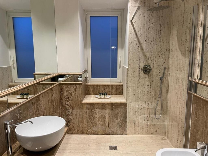 Bathroom 5, Relais Corte degli Aragonesi, Napoli