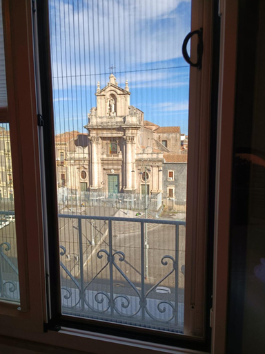 Others 5, Liotru Maisonne, rooms with en-suite bathroom and shared bathroom, Catania