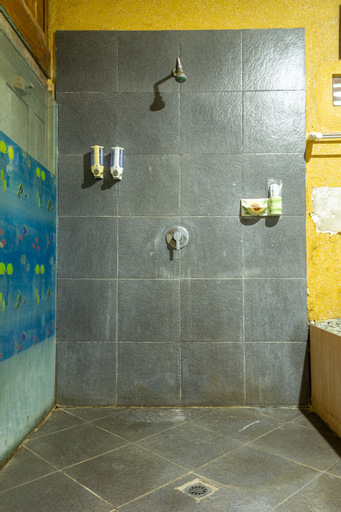 Bathroom 4