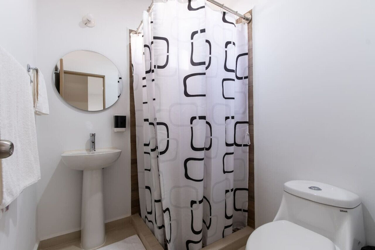 Bathroom 4, Almarena Apartments Coto Coral, Mazatlán