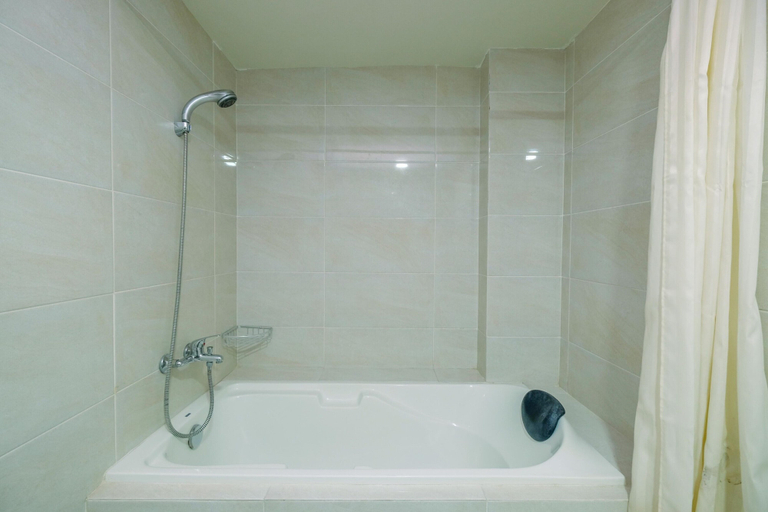 Bathroom 2, Cozy and Spacious Studio Apartment at Mustika Golf Residence, Cikarang