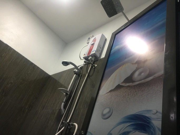 Bathroom 3, Kobe's Beachfront Haven, San Juan