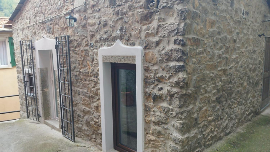 La pietra di Sersa, La Spezia