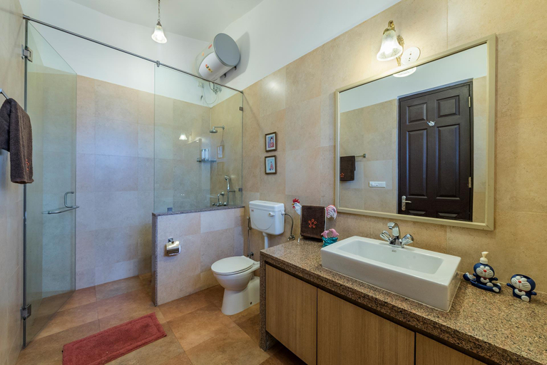Bathroom 3, StayVista at Woodstone Villa, Pune