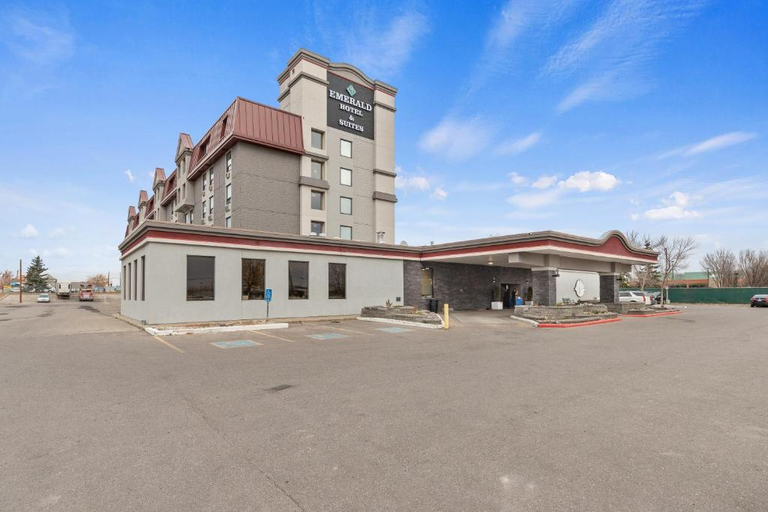 Exterior & Views 2, Emerald Hotel & Suites Calgary Airport, Division No. 6
