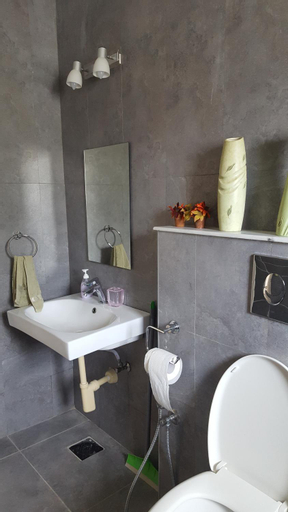 Bathroom 9