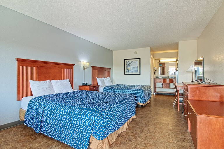 Bedroom 3, REGENCY INN & SUITES, Bibb