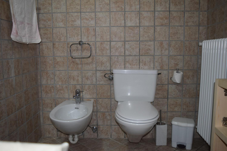 Bathroom 3, Prato del bue, Sondrio