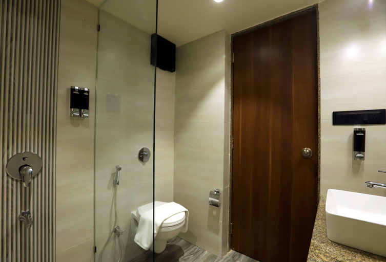 Bathroom 4, Aralia - A Business Hotel MIDC, Mumbai Suburban