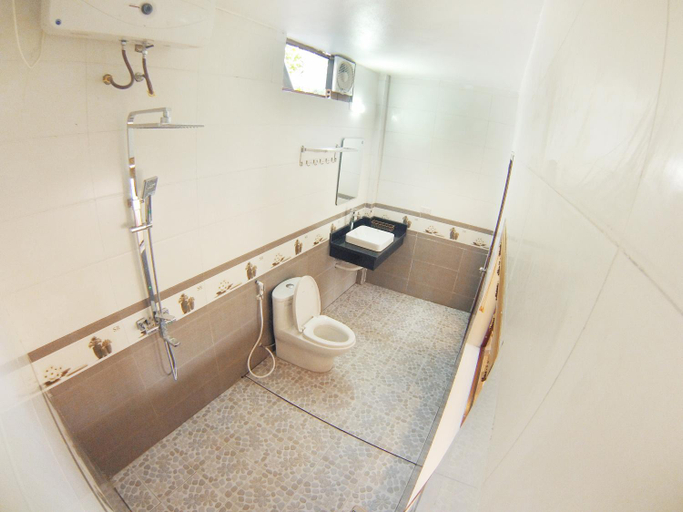 Bathroom 3, Cuong Hieu Homestay, Hoa Lư