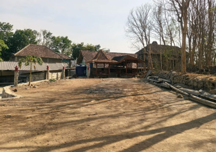 Exterior & Views 22