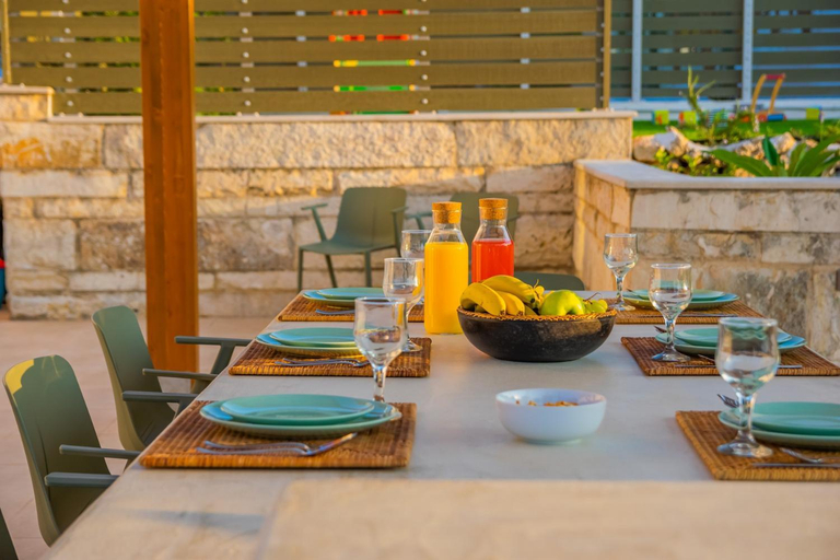 Food & Drinks 4, Estella Villa with Pool, Children Area, BBQ & Magnificent Views!, Crete