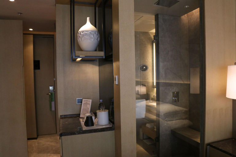 Bathroom 13