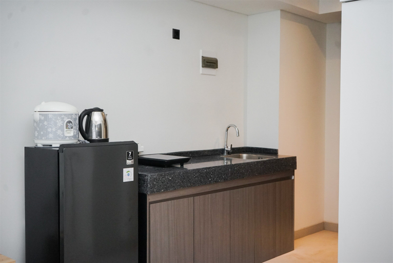 Others 4, Studio Apartment with Sofa at Carstensz Residence By Travelio, South Tangerang