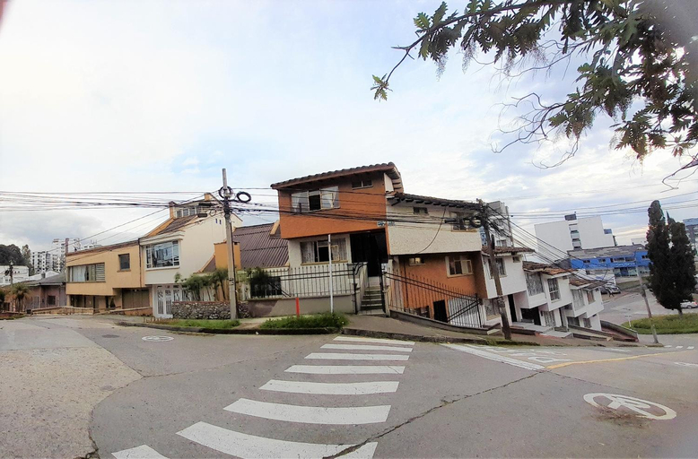 Others 5, Casa Jaguar Manizales sector Cable, Manizales