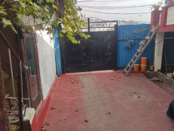 Public Area, Lake Boulevard Guest House, Srinagar