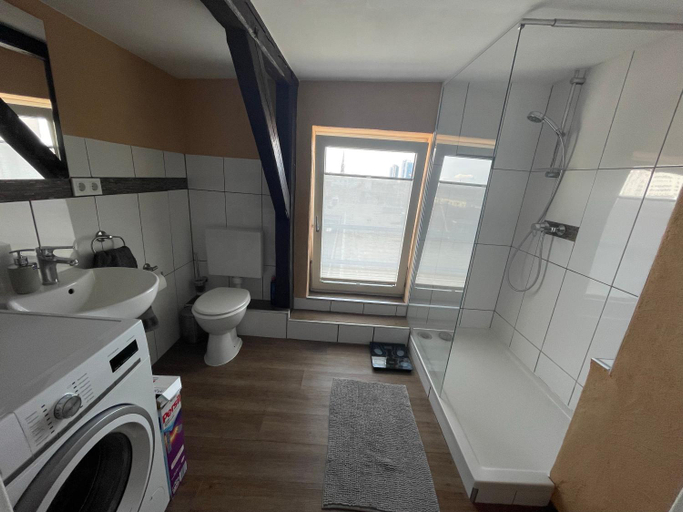 Others 3, Schones einfaches zentrales Zimmer uber den Dachern der Stadt, Bremerhaven