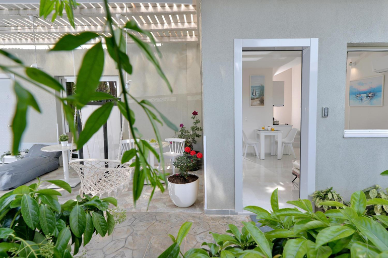Exterior & Views 1, Alekos Suites - Free 24hr Transportation To Airport, Attica