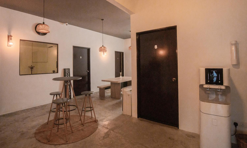 Others 5, Jade Suites, Penang Island