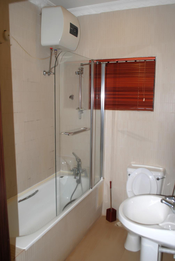 Bathroom 4, Grand Inn & Suites, IjebuOde