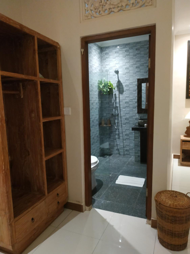 Bathroom 3, Cahaya Guest House, Gianyar