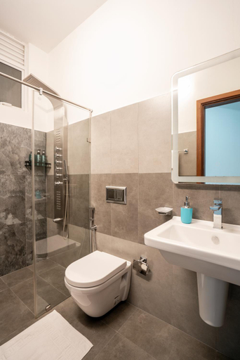 Bathroom, Hotel Style Colombo Studio Apartment, Thimbirigasyaya